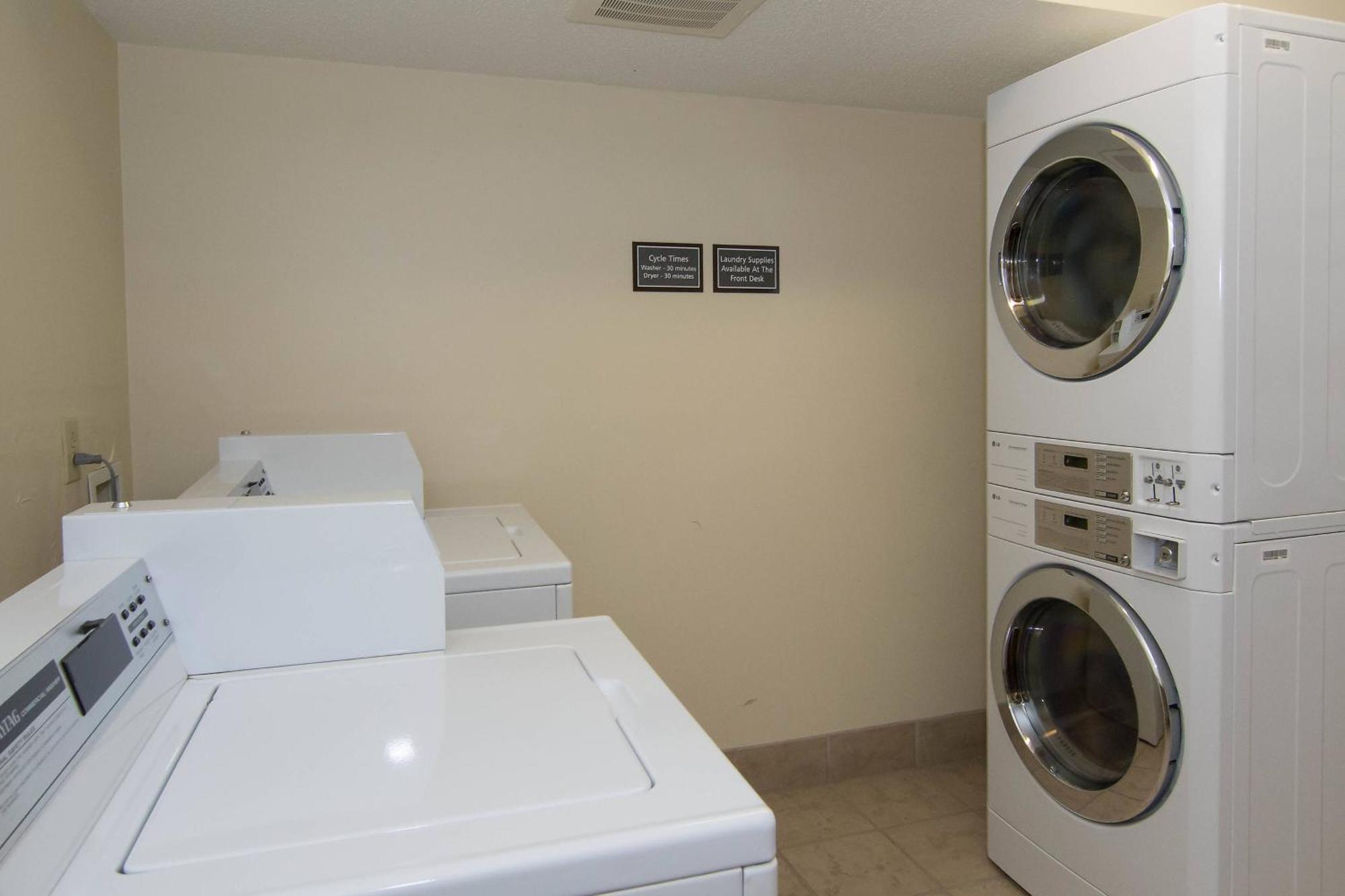 Residence Inn By Marriott Charlotte Piper Glen מראה חיצוני תמונה